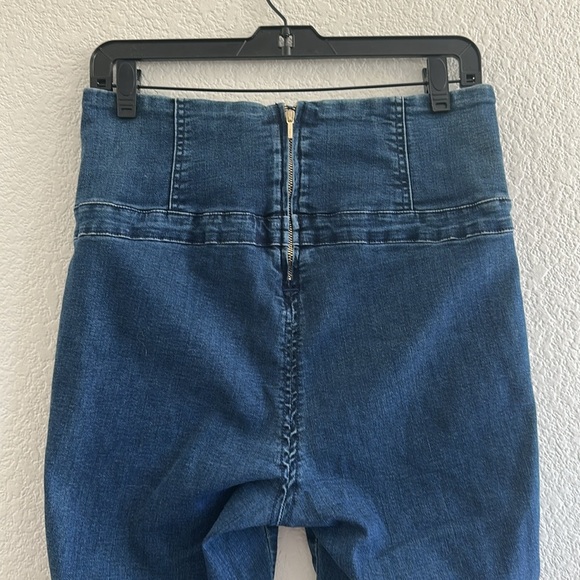 Bebe HIGH WAIST STRAIGHT LEG JEANS - Picture 9 of 11